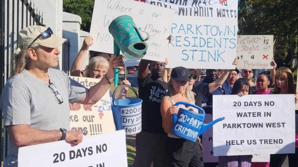 Johannesburg Water Crisis Contibues with Broken Pipes